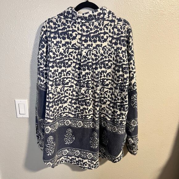 Free People Oversized Ruby Jacket Blue and White Print Shacket Size S - Picture 5 of 6